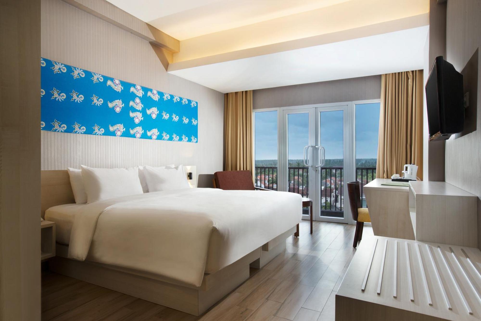Santika Hotel 3*